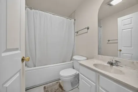 2 Scenic Point Bloomington IL 61701