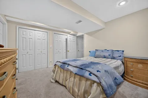 2 Scenic Point Bloomington IL 61701