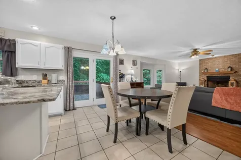 2 Scenic Point Bloomington IL 61701