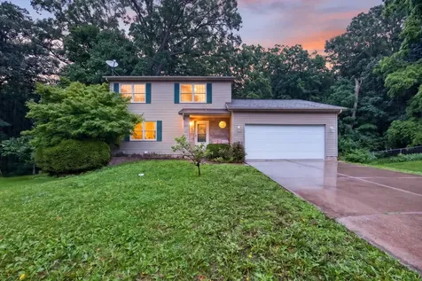 2 Scenic Point Bloomington IL 61701