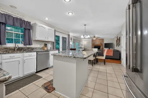 2 Scenic Point Bloomington IL 61701