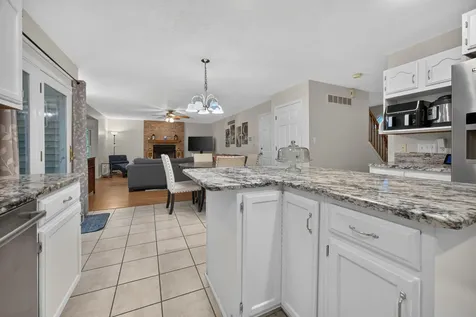 2 Scenic Point Bloomington IL 61701