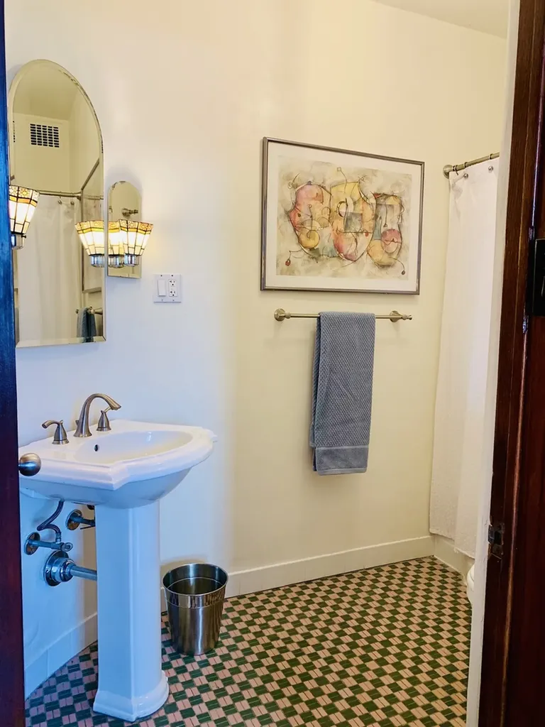 143 West Burton Place Chicago IL 60610