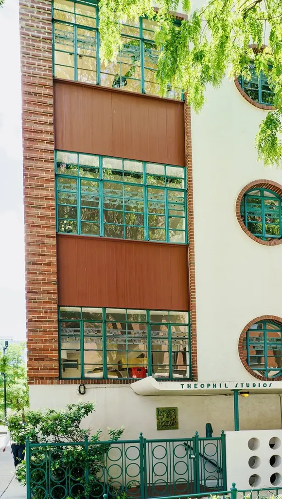 143 West Burton Place Chicago IL 60610