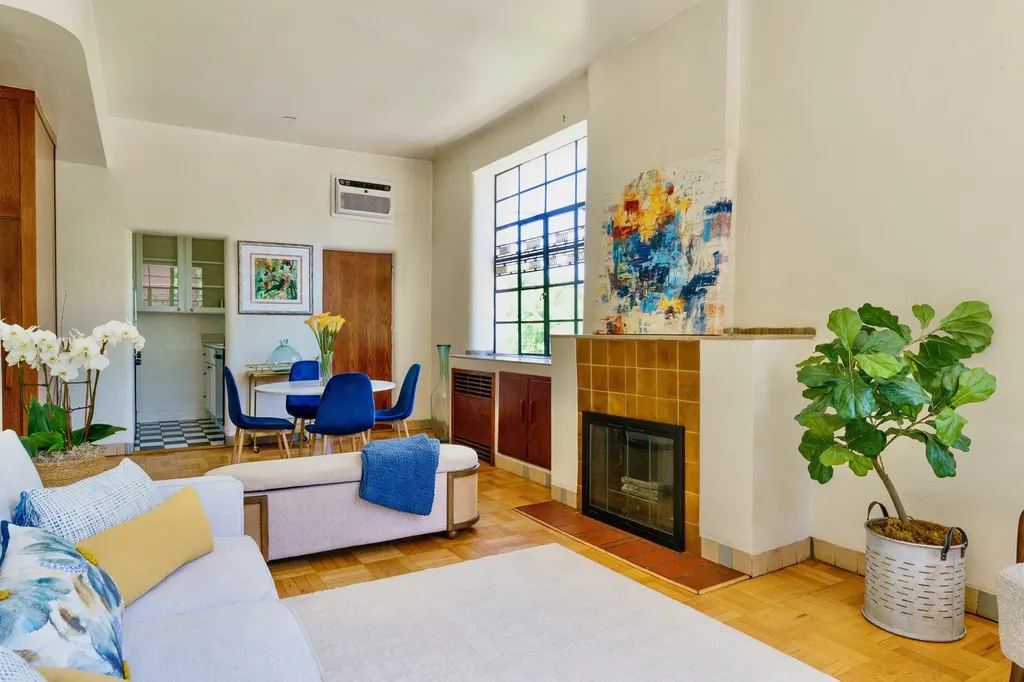 143 West Burton Place Chicago IL 60610