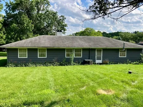 1327 Long Street Dixon IL 61021