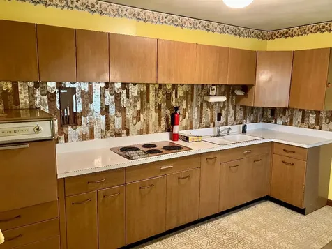 1327 Long Street Dixon IL 61021