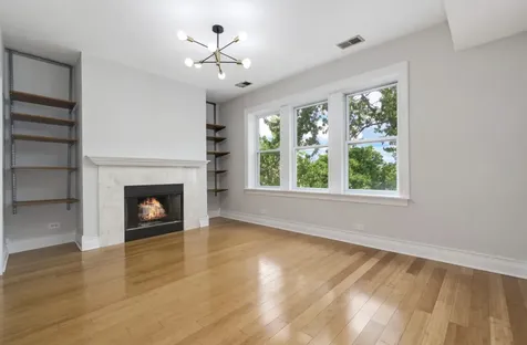 3216 West Berteau Avenue Chicago IL 60618