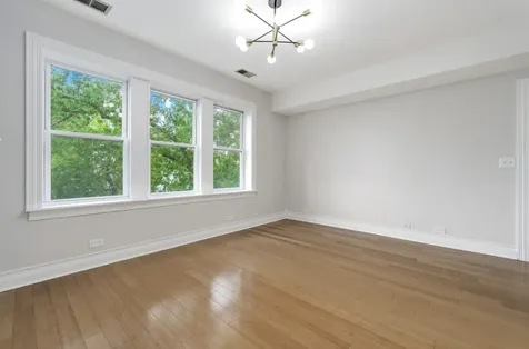 3216 West Berteau Avenue Chicago IL 60618