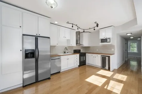 3216 West Berteau Avenue Chicago IL 60618