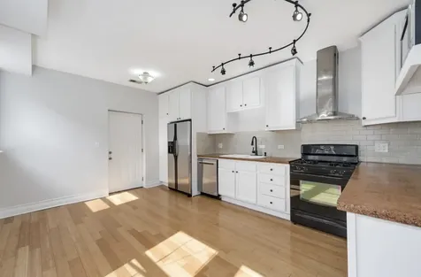 3216 West Berteau Avenue Chicago IL 60618