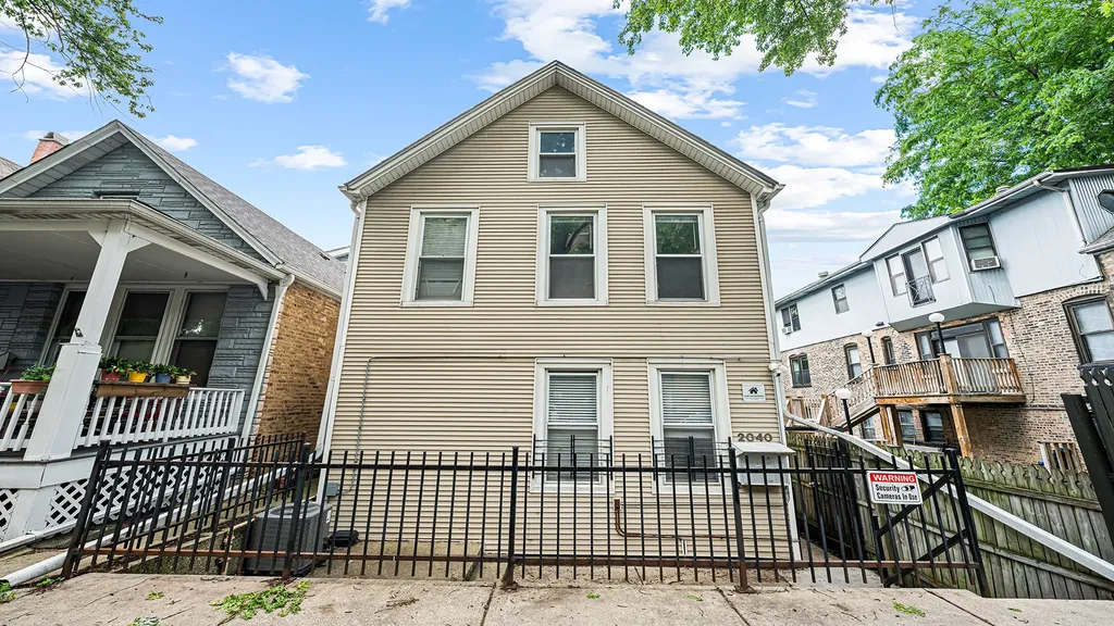2040 West Charleston Street Chicago IL 60647