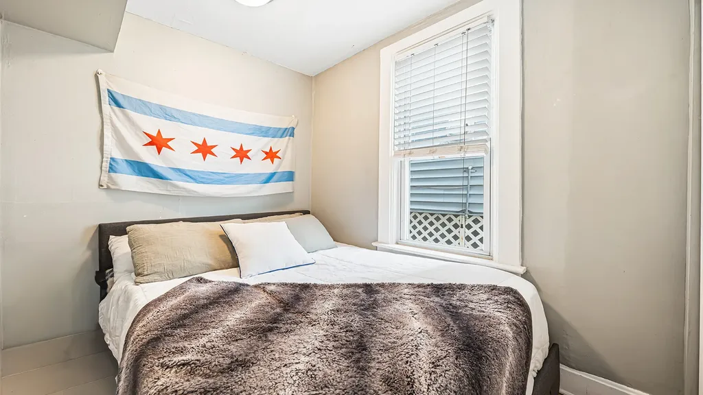 2040 West Charleston Street Chicago IL 60647