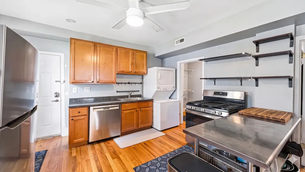 2040 West Charleston Street Chicago IL 60647