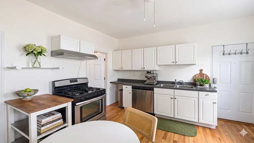 2040 West Charleston Street Chicago IL 60647