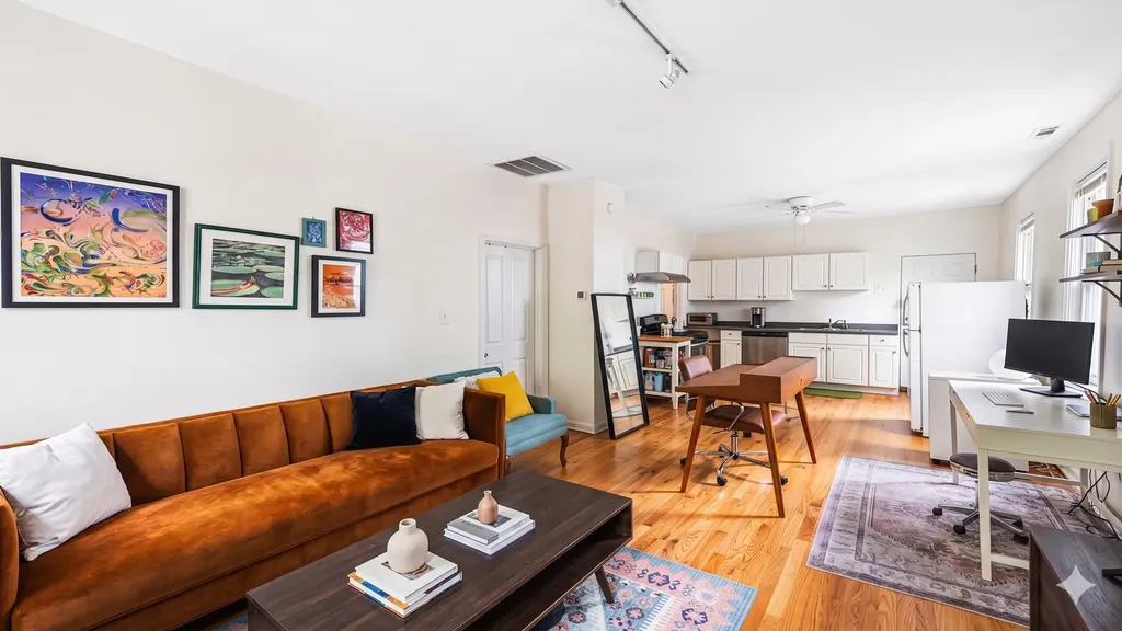 2040 West Charleston Street Chicago IL 60647