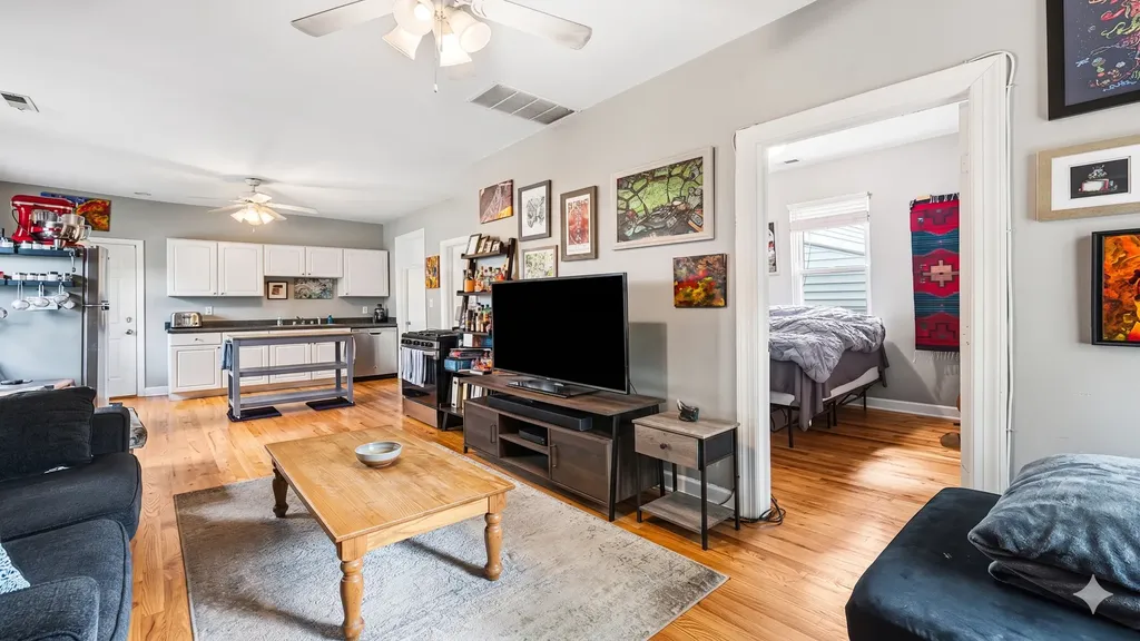2040 West Charleston Street Chicago IL 60647