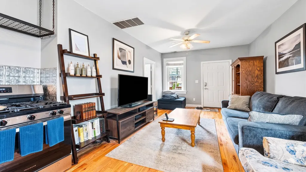 2040 West Charleston Street Chicago IL 60647