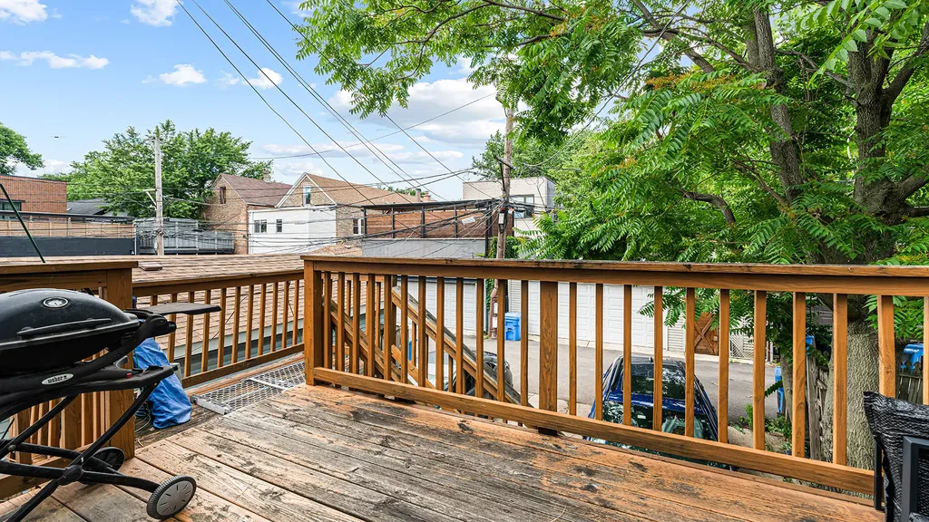 2040 West Charleston Street Chicago IL 60647