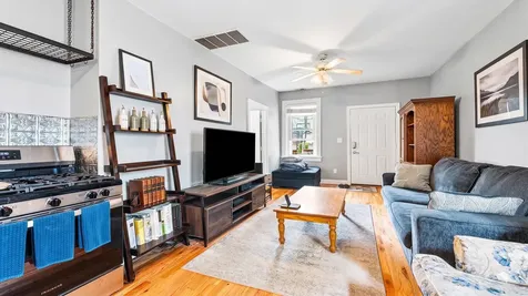 2040 West Charleston Street Chicago IL 60647