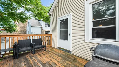 2040 West Charleston Street Chicago IL 60647