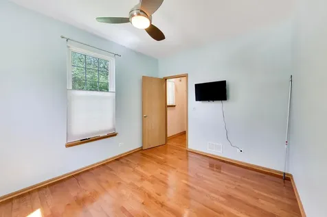 557 Shakespeare Drive Grayslake IL 60030