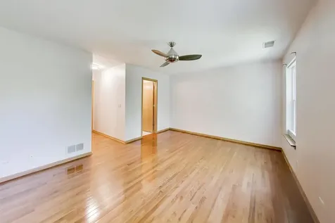 557 Shakespeare Drive Grayslake IL 60030