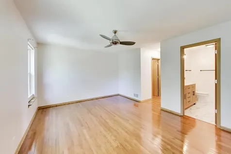 557 Shakespeare Drive Grayslake IL 60030