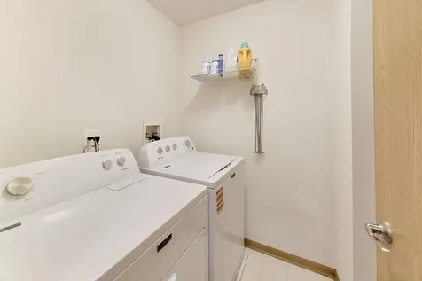 557 Shakespeare Drive Grayslake IL 60030