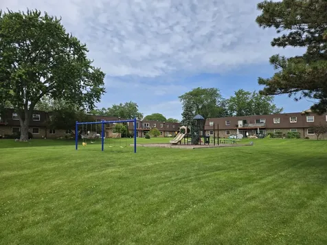 665 Grove Drive Buffalo Grove IL 60089