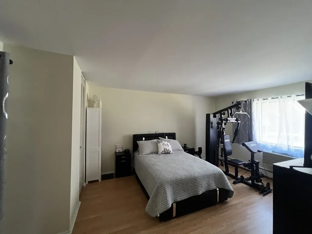 4623 North Chester Avenue Chicago IL 60656