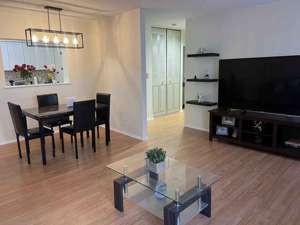 4623 North Chester Avenue Chicago IL 60656