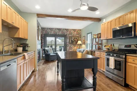 123 Raymond Avenue Barrington IL 60010