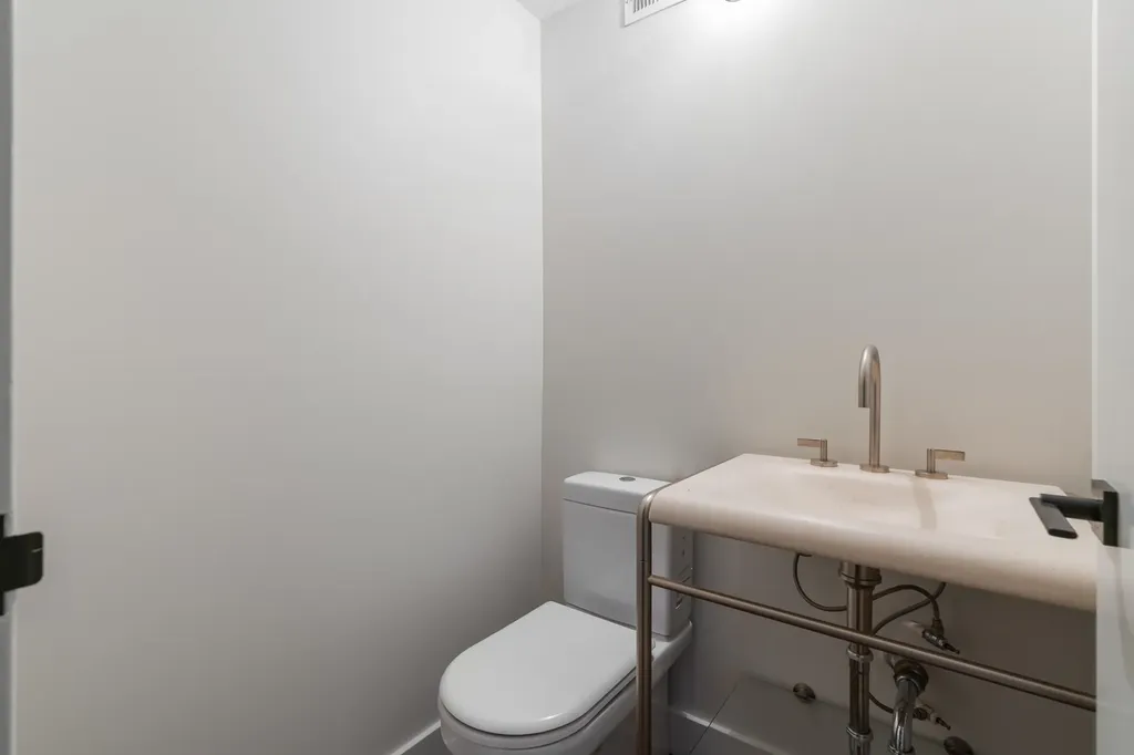 50 East Bellevue Place Chicago IL 60611