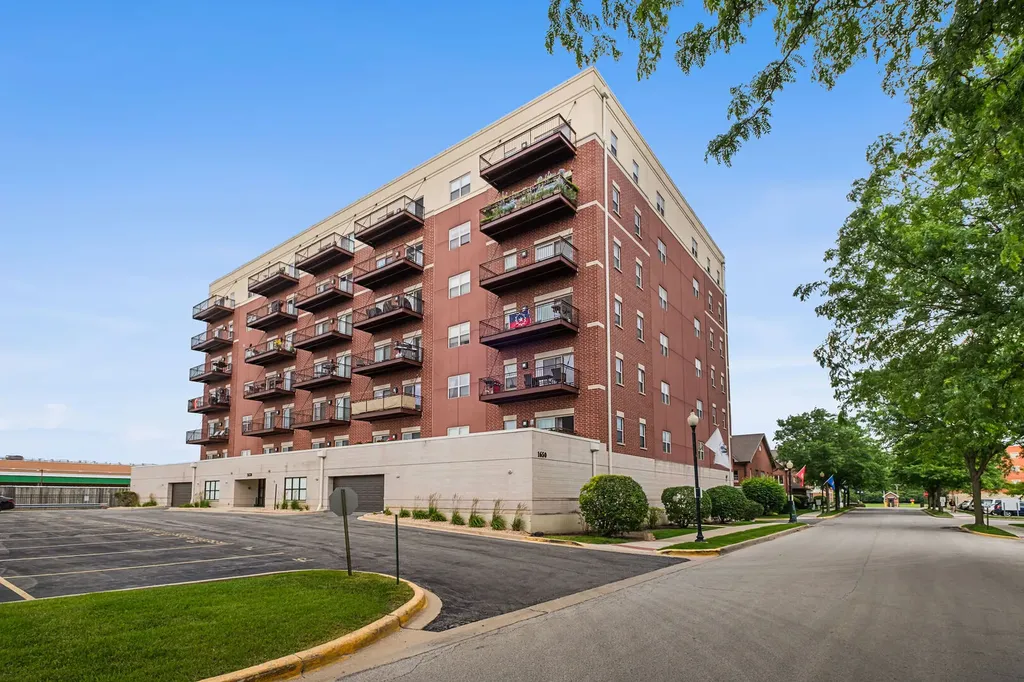 1650 Riverwoods Drive Melrose Park IL 60160