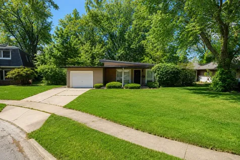 4 Wayne Court Park Forest IL 60466