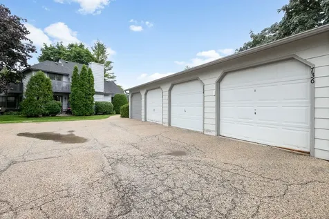 736 Glen Way Gurnee IL 60031