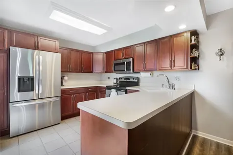 736 Glen Way Gurnee IL 60031