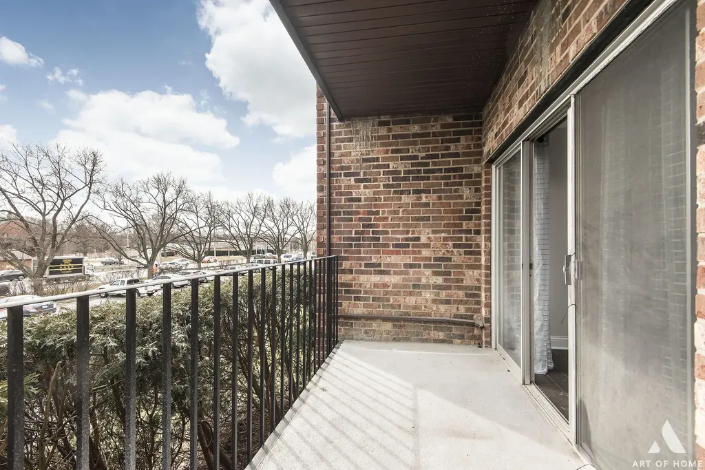 1049 West Ogden Avenue Naperville IL 60563