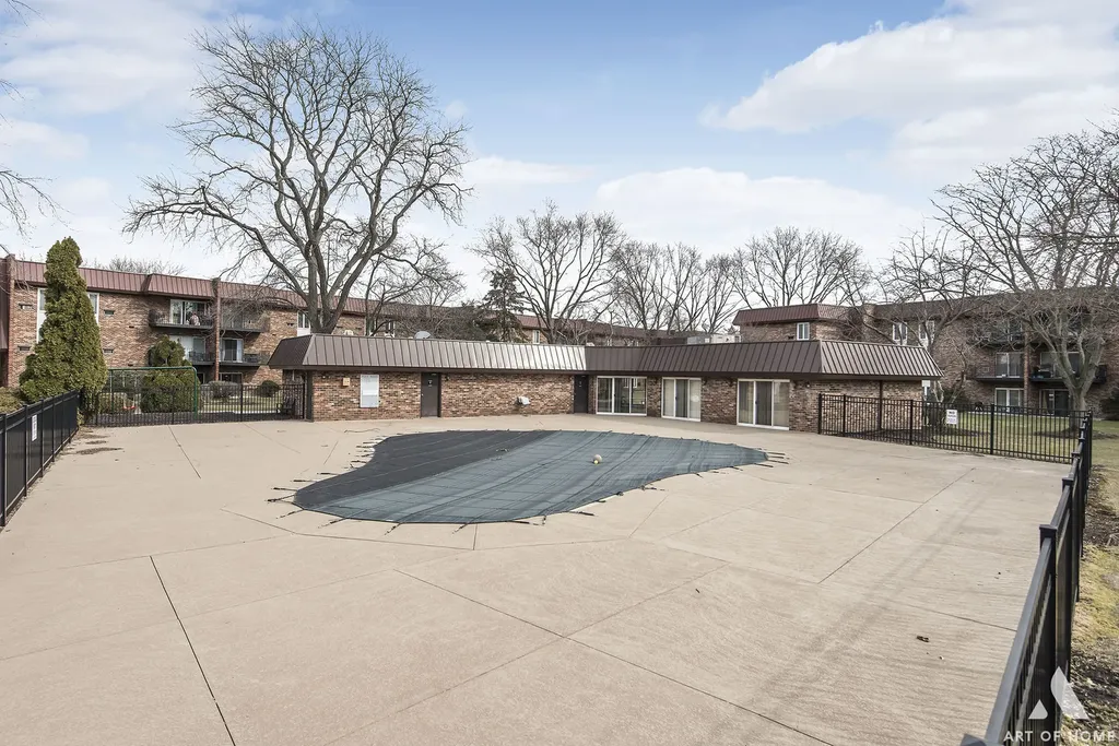 1049 West Ogden Avenue Naperville IL 60563