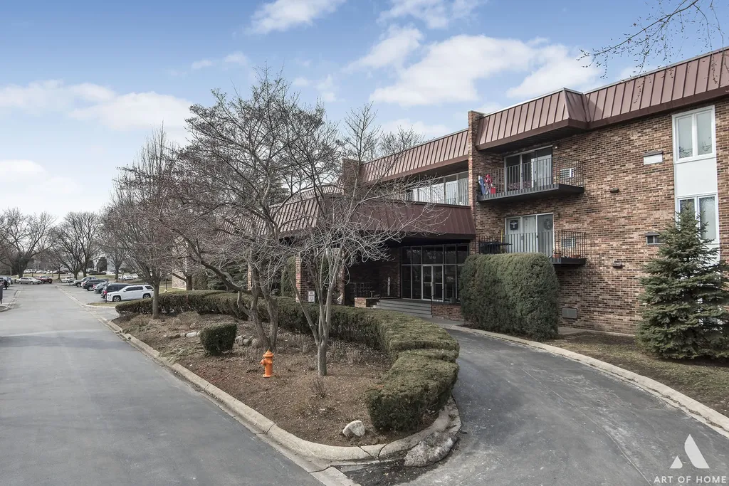 1049 West Ogden Avenue Naperville IL 60563