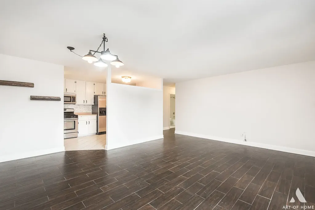 1049 West Ogden Avenue Naperville IL 60563