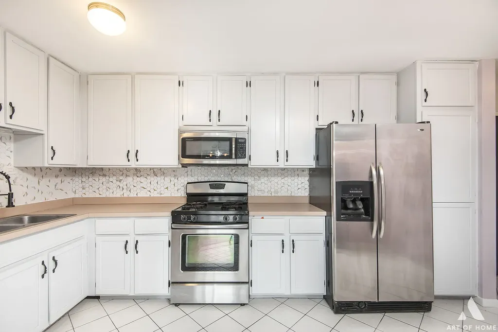 1049 West Ogden Avenue Naperville IL 60563