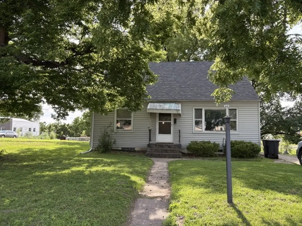 3432 9TH Street Rock Island IL 61201