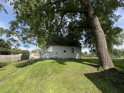 3432 9TH Street Rock Island IL 61201