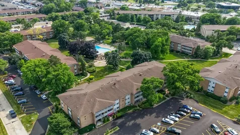 920 Beau Drive Des Plaines IL 60016