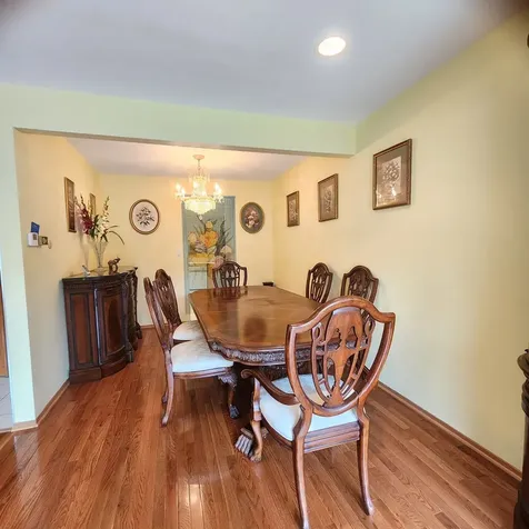 402 Honey Locust Drive Wheeling IL 60090