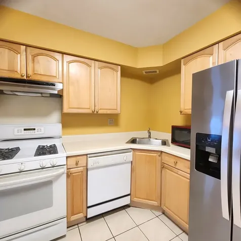 402 Honey Locust Drive Wheeling IL 60090