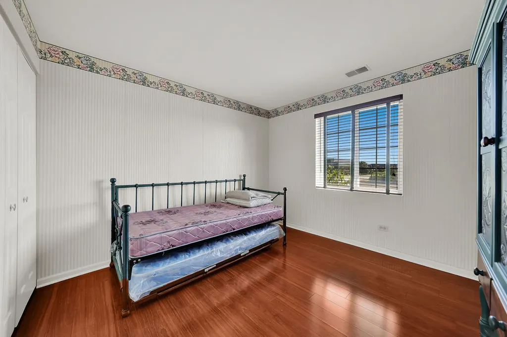 4217 West 76th Street Chicago IL 60652