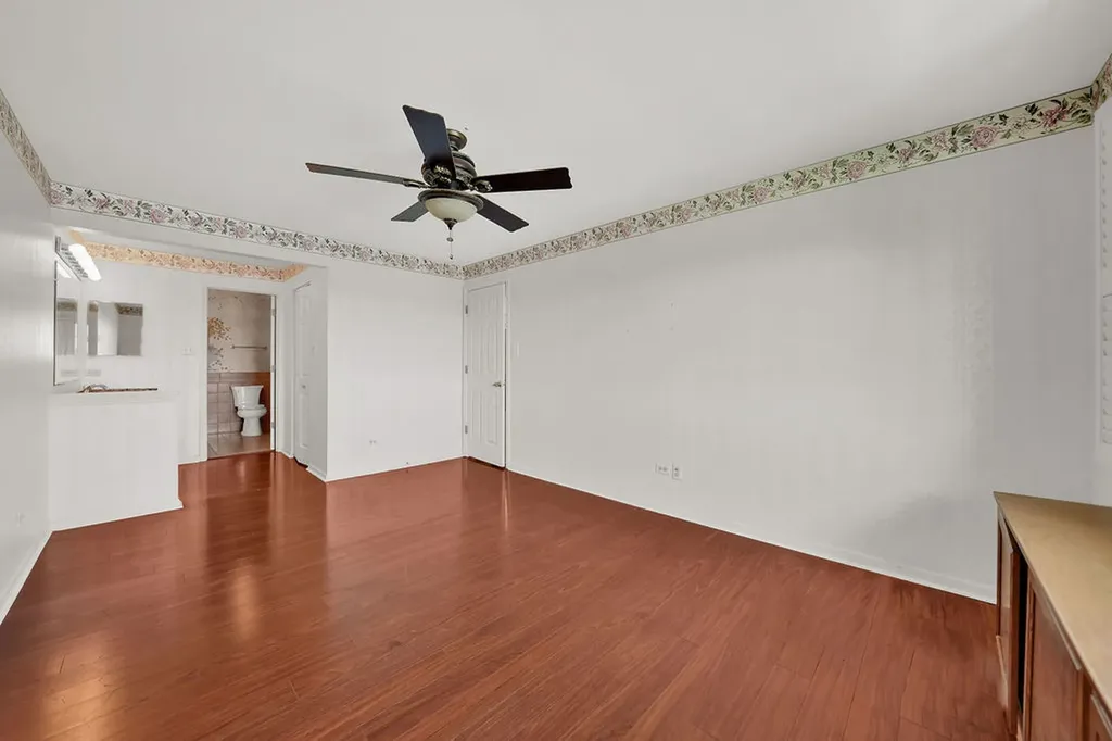 4217 West 76th Street Chicago IL 60652